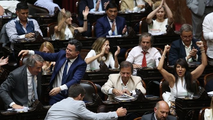 Tras más de 29 horas, Diputados dio media sanción a la ley Bases y el paquete fiscal de Milei