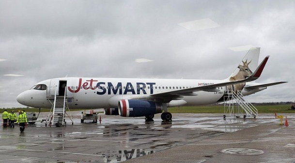 JetSmart vuelve a operar la ruta que une Neuquén y Rosario
