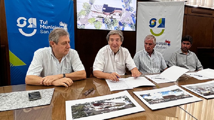 Municipio y empresa firmaron el acuerdo del inicio de obra de la Vieja Terminal de Ómnibus