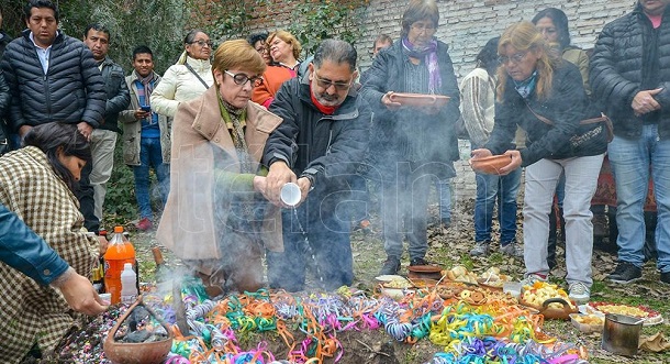 Con rituales ancestrales y profunda fe, los jujeños celebraron el Día de la Pachamama