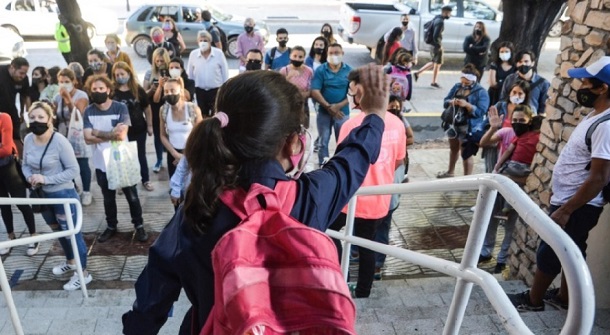 Miles de estudiantes de Mendoza volvieron a clases con presencialidad absoluta