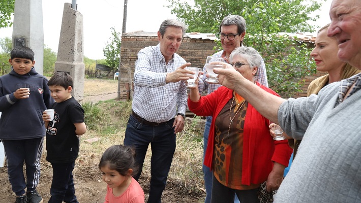 Finalizó obra municipal y 30 familias del paraje La Nora tendrán agua potable