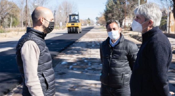 Alvear comenzó obras de asfalto en Carmensa