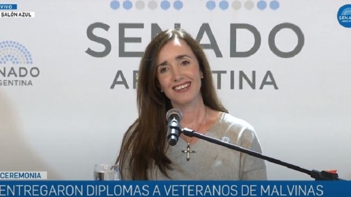 Victoria Villarruel encabezó la entrega de diplomas de honor a excombatientes de Malvinas