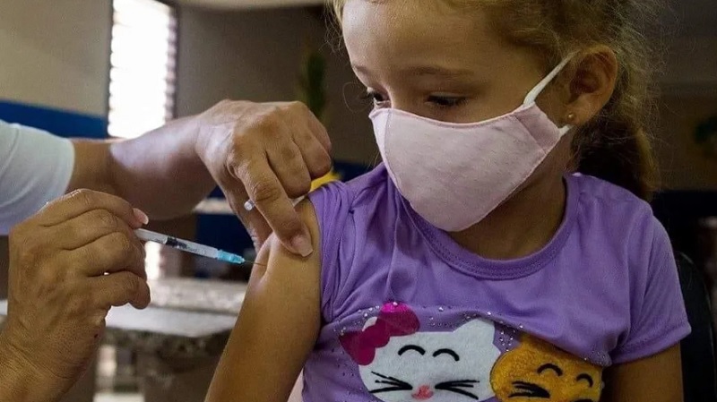Mendoza comienza con la vacunación con Moderna Pediátrica para un selecto grupo