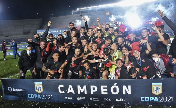 La noche más gloriosa de Colón: es campeón de la Copa de la Liga Profesional