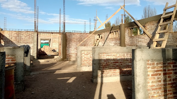 En la nueva sede de Veterinaria y Zoonosis en El Cerrito comenzaron los trabajos de techado