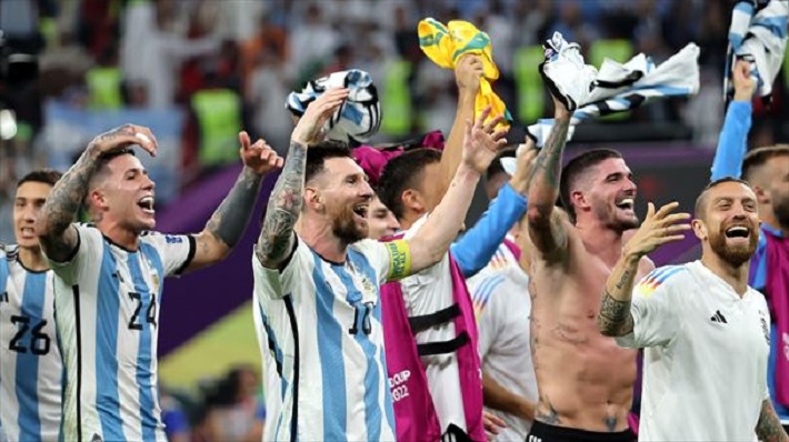 Argentina ganó 2-1 a Australia en los octavos de final del Mundial de Qatar