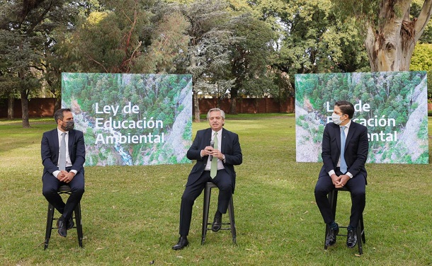 Alberto Fernández promulgó la ley de Educación Ambiental