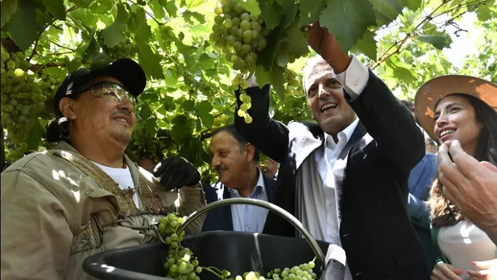 Massa anunció ayuda a productores de uva afectados por las heladas