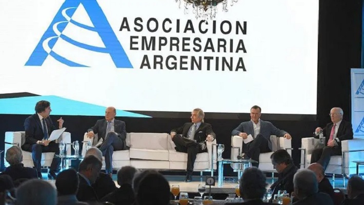 Para los empresarios es necesario dejar de resetear la Argentina a cada rato