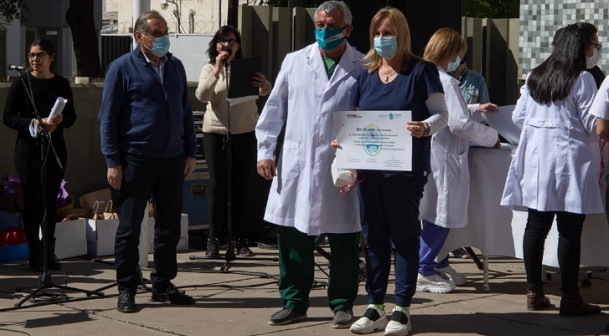 El Schestakow homenajeo a los fallecidos por la pandemia y reconoció a todo el equipo de salud
