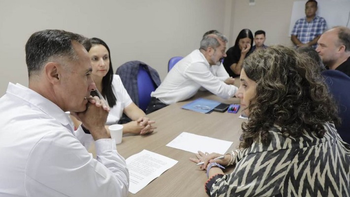 Los médicos Fabián Mora y Gabriela Lafi asumieron la dirección del Hospital Schestakow