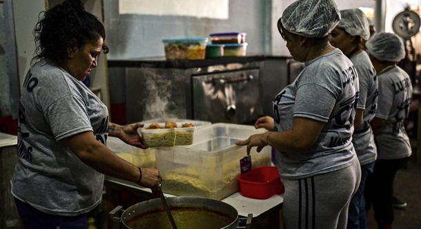 Abren la vacunación para trabajadores de comedores y merenderos comunitarios de Mendoza