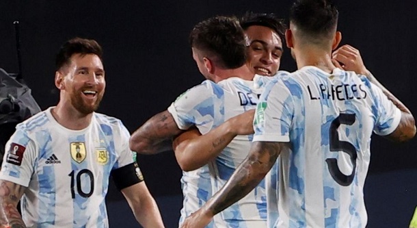 En una noche casi perfecta en el Monumental; Argentina ganó 3 a 0 