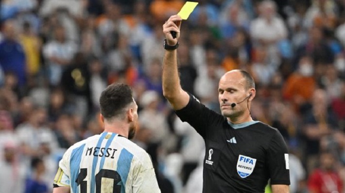 Mateu Lahoz fue designado para dirigir Holanda y Argentina y Messi explotó: "No está a la altura"