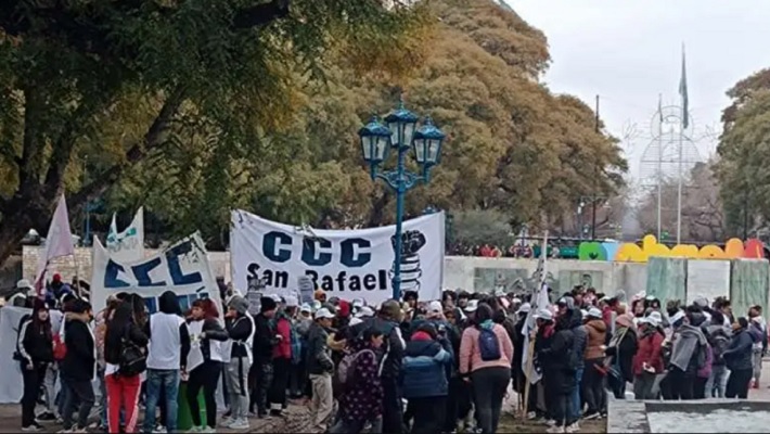 Distintas organizaciones políticas y sociales de Mendoza realizarán cortes en rutas y calles céntricas