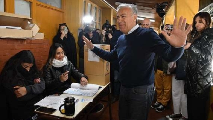 "Una jornada auténticamente democrática": El candidato a gobernador de Mendoza emitió su voto