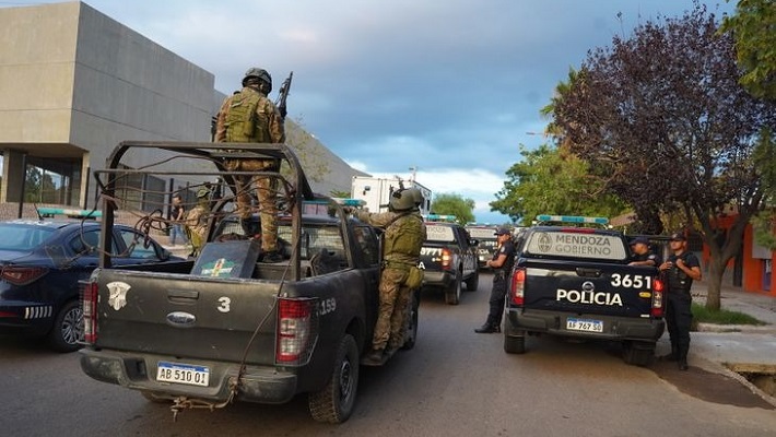 Mendoza: operativo contra el narcotráfico deja 63 detenidos y 40 allanamientos