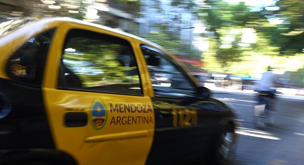 Autorizan subir las tarifas de taxis y remises en Mendoza