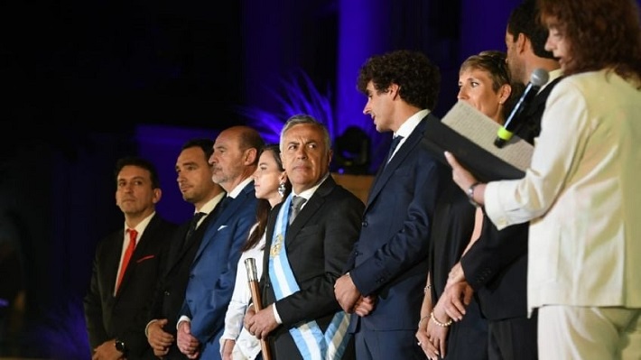 Las 33 promesas y los sorprendentes cambios de Cornejo como nuevo gobernador