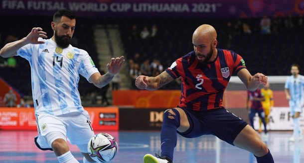Argentina arrancó la defensa del título mundial con un 11-0 sobre Estados Unidos