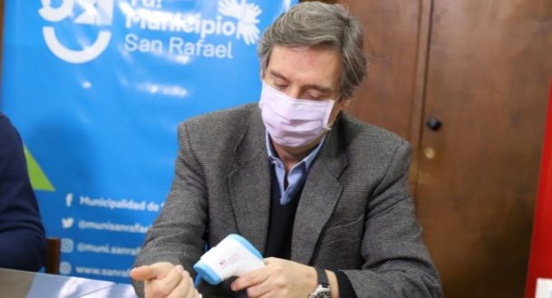 El intendente Félix fue ingresado al Hospital Central de Mendoza por un cuadro de neumonía