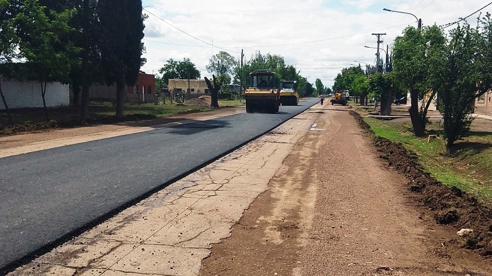 Se completó la pavimentación en el paraje Colonia Elena y el Plan de Asfalto ya ejecuta obras en La Llave