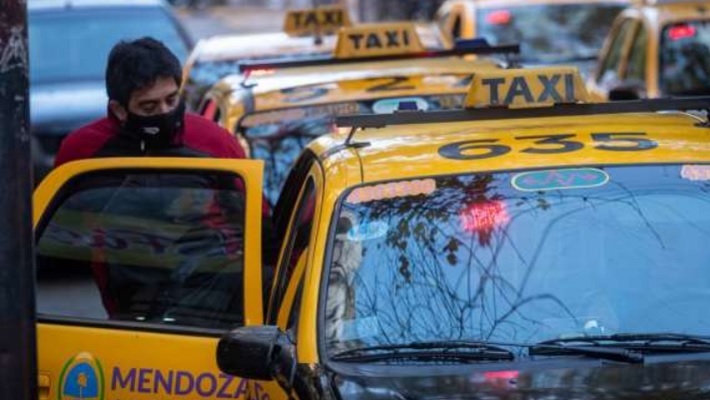 Detalles del aumento en el pasaje de colectivo, servicio de taxi y remiss; en Mendoza