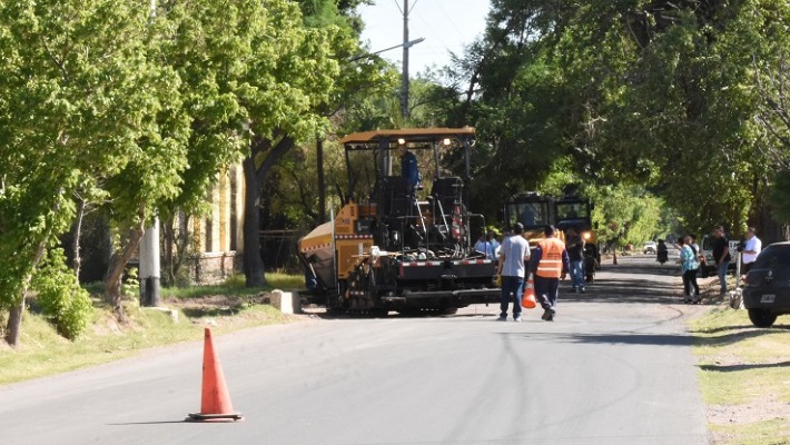 Vialidad Provincial inició las obras de más de 10 km del nuevo plan de asfalto sobre Adolfo Calle