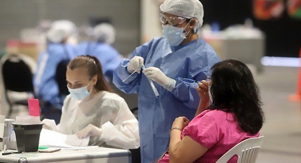 El Ministerio de Salud informó que 128.321 fueron reportadas con coronavirus en las últimas 24 horas en la Argentina