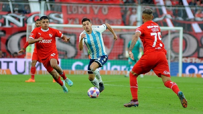 Del empate 1 a 1 , Racing se llevó un punto polémico del clásico con Independiente