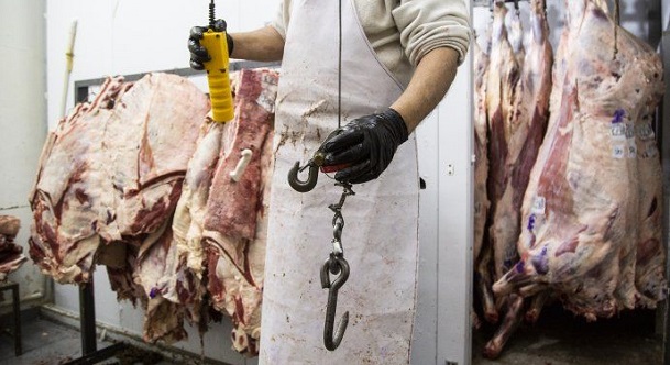 Acuerdo con el Gobierno: supermercados no subirán los precios de la carne durante el fin de semana largo