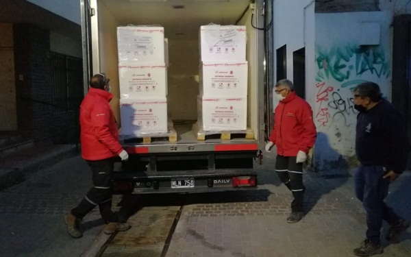 Llegaron 15.099 dosis de vacuna china Sinopharm a Mendoza