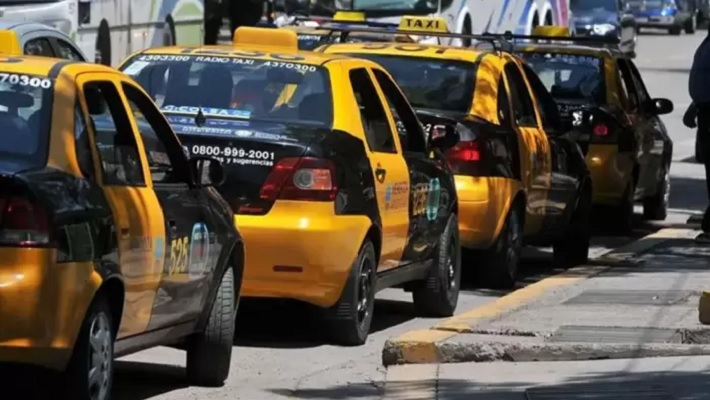 Aumentó más del 50% la tarifa de taxis y remises en Mendoza