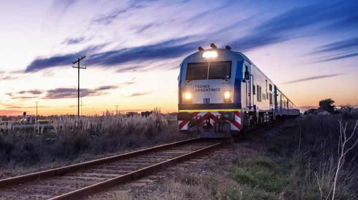 El Gobernador aseguró que no hay políticas concretas sobre el retorno del tren de pasajeros a la provincia