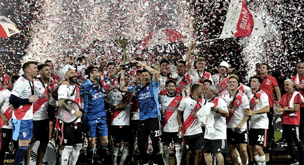 River goleó a Colón y es el "campeón de campeones"