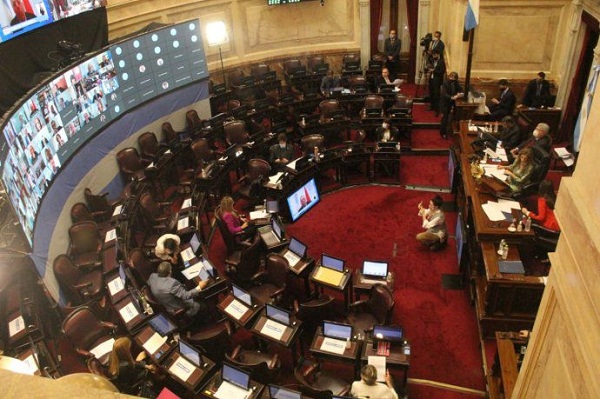 El Senado aprobó la ley que faculta al Ejecutivo a tomar nuevas restricciones sanitarias