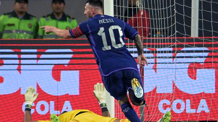 Lionel Messi brilló en Perú con dos golazos y Argentina sigue arrasando en las Eliminatorias