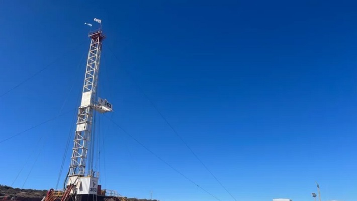 Hidrocarburos: comenzaron nuevas perforaciones en el sur provincial en búsqueda de petróleo