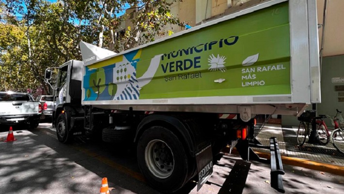 El Área de Servicios del Municipio sumó otros dos camiones Iveco cero kilómetro