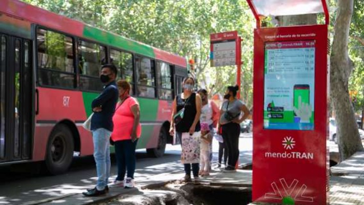 Estaciones de servicio, comercio, micros y taxis en Mendoza con horarios especiales por las fiestas