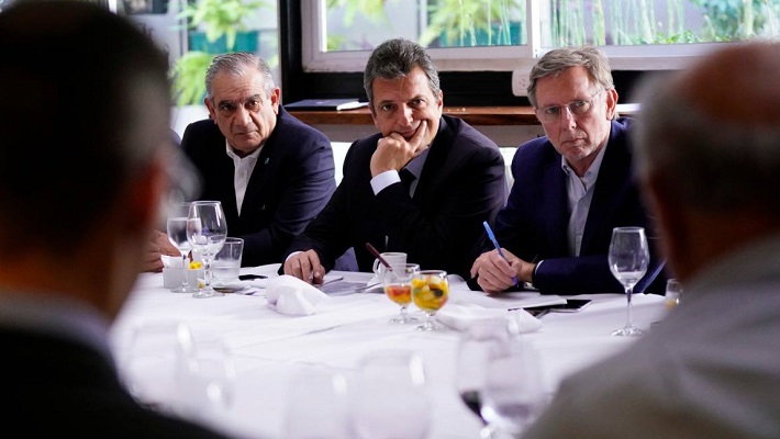 Massa, hizo una aparición sorpresa en un almuerzo organizado por dirigentes de Coninagro