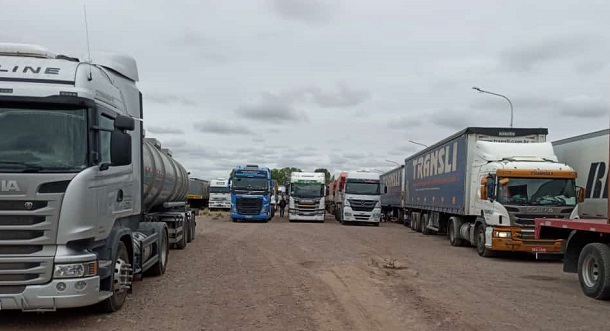La UIA y CERA también se quejaron del conflicto con los camioneros varados en la frontera con Chile