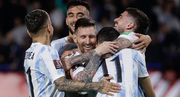La Albiceleste se despidió del público argentino goleando por 3 a 0 a la Vinotinto