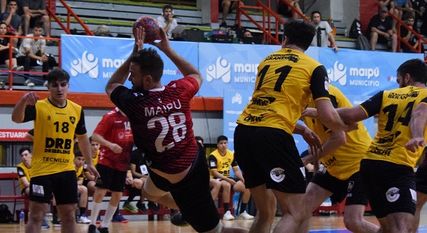 Está en marcha el Torneo Nacional "A" de adultos de handball en el Polideportivo Ribosqui de Maipú