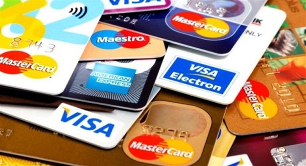 ¿Financiarse con el mínimo de la tarjeta o con un crédito personal?
