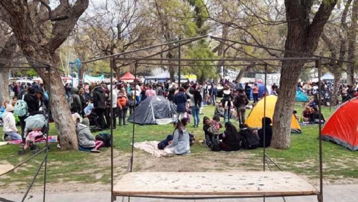 La Ciudad de Mendoza multará al Polo Obrero por el acampe en la Plaza Independencia