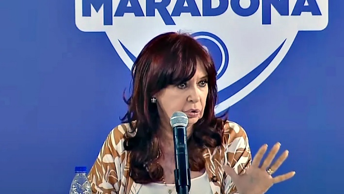 Reapareció en Avellaneda. Cristina Kirchner, sobre su candidatura: “No hay renunciamiento, hay proscripción”
