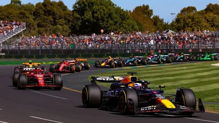 Fórmula 1: Carlos Sainz se quedó con el Gran Premio de Australia tras el abandono de Verstappen